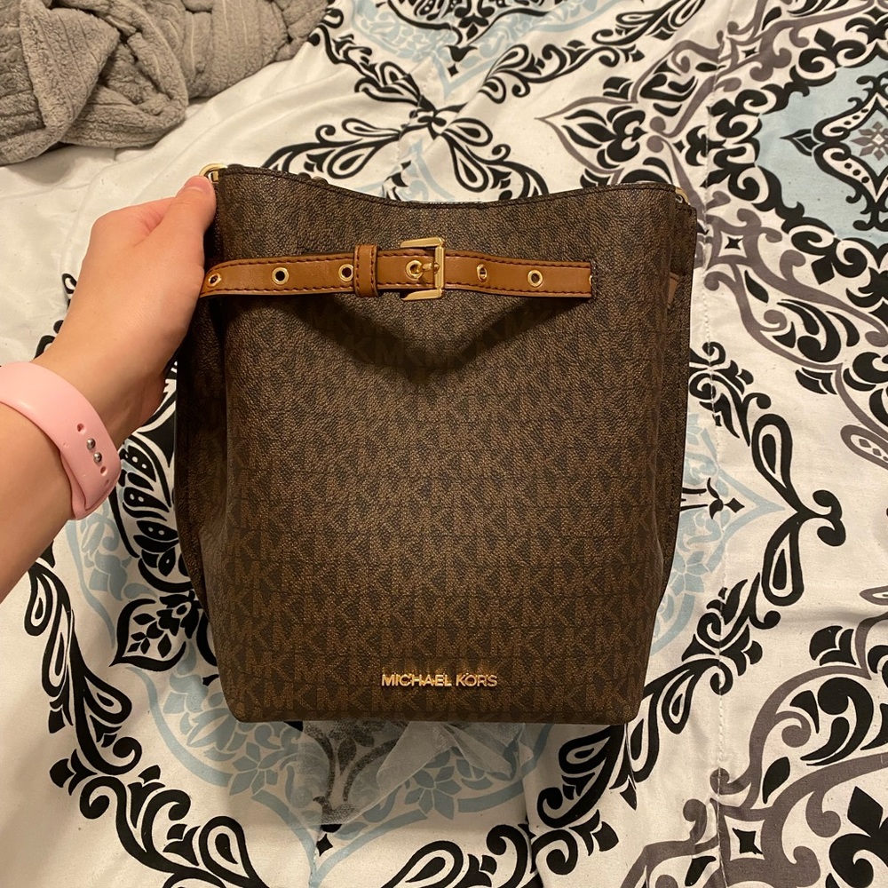 Micheal Kors Bucket Bag